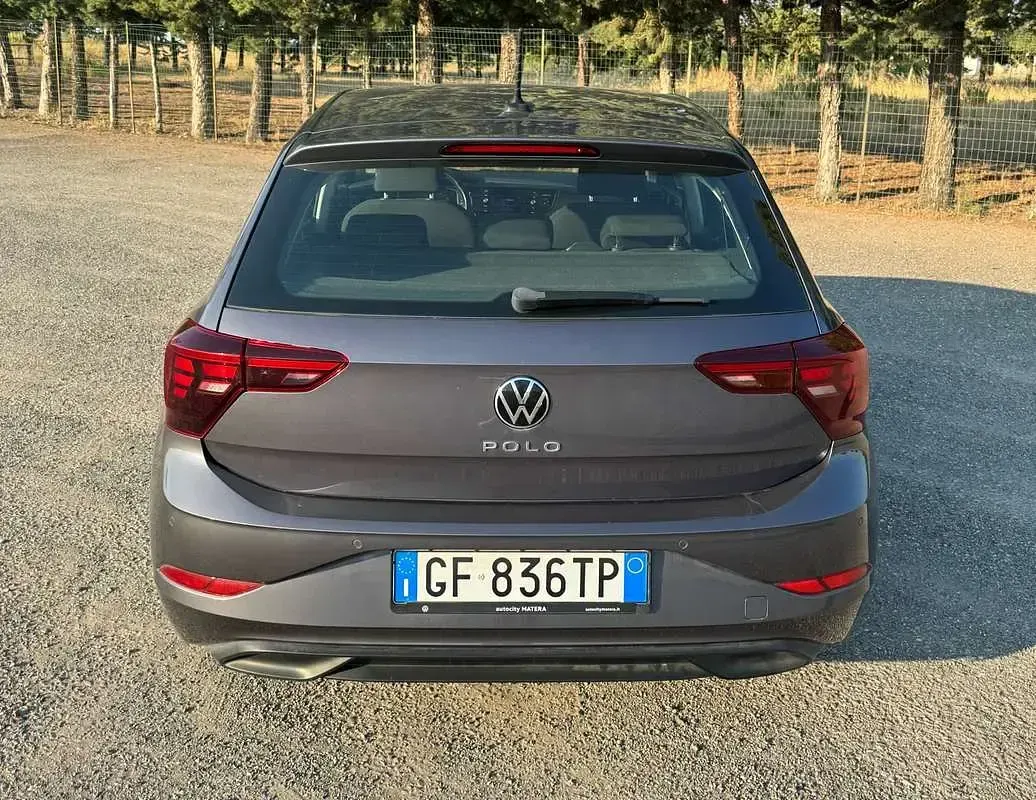 Usata VW Polo Life 95 CV (69 kW) 2021 Grigio Utilitaria