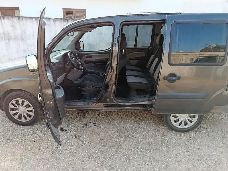 Usata Fiat Doblò 120 CV (88 kW) 2008 Monovolume