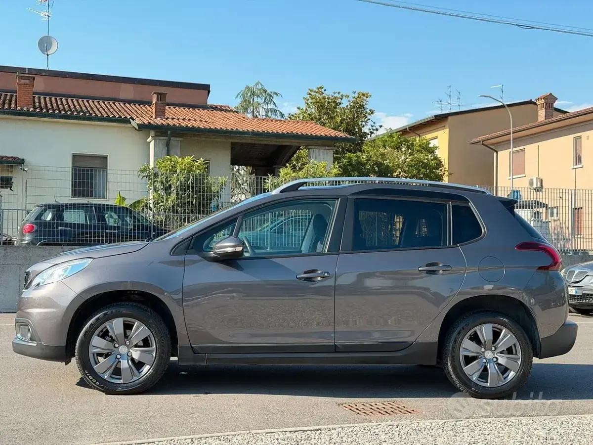 Usata Peugeot 2008 Active 82 CV (60 kW) 2016 Grigio SUV