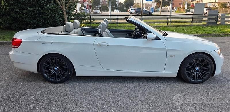 Usata BMW 325 Cabriolet Efficient Dynamics 197 CV (144 kW) 2008 Bianco Cabrio