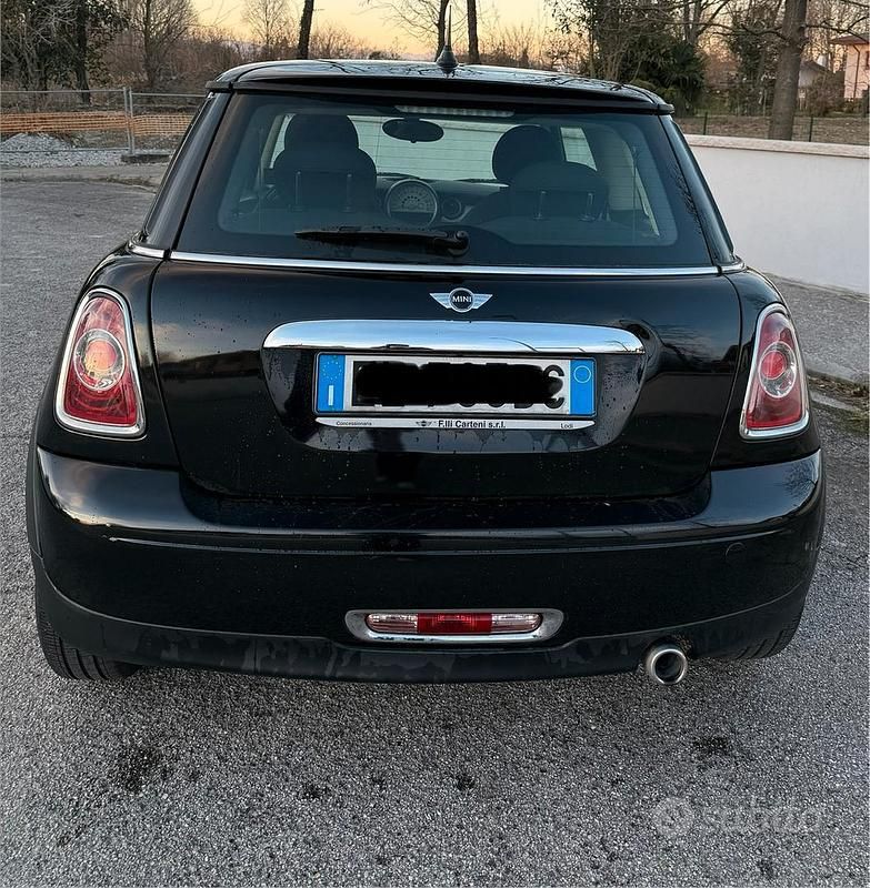 Begagnad Mini One D 90 HK (66 kW) 2012 Svart Halvkombi