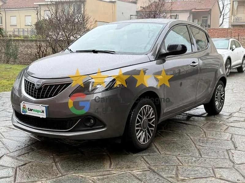 Usata Lancia Ypsilon Gold 69 CV (50 kW) 2022 Grigio Utilitaria