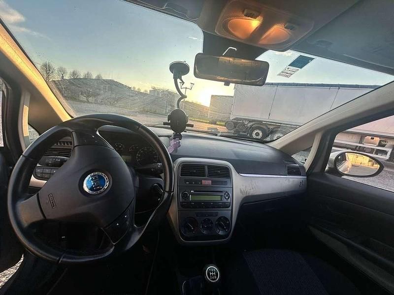 Usata Fiat Punto 63 CV (46 kW) 2007 Grigio Utilitaria