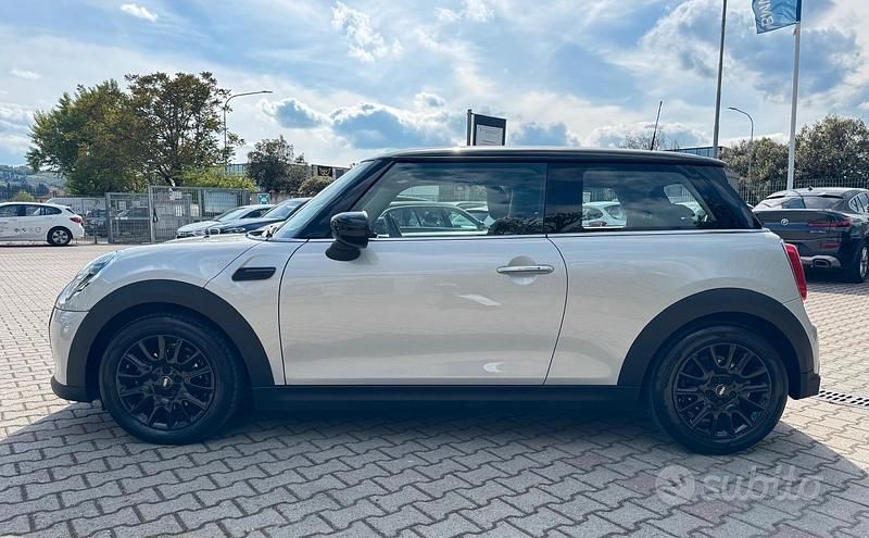 Begagnad Mini Cooper Business 136 HK (100 kW) 2022 Grå Halvkombi