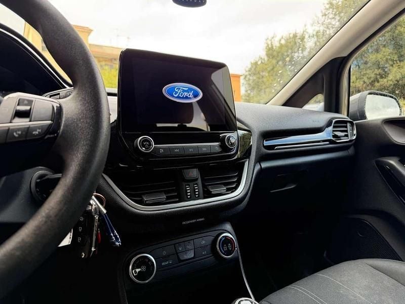 Usata Ford Fiesta Titanium 86 CV (63 kW) 2019 Grigio Utilitaria