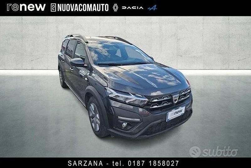 Usata Dacia Jogger Comfort 101 CV (74 kW) 2022 Grigio scuro Monovolume