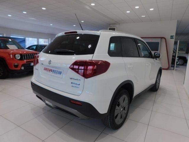 Usata Suzuki Vitara Cool 129 CV (94 kW) 2023 Bianco SUV