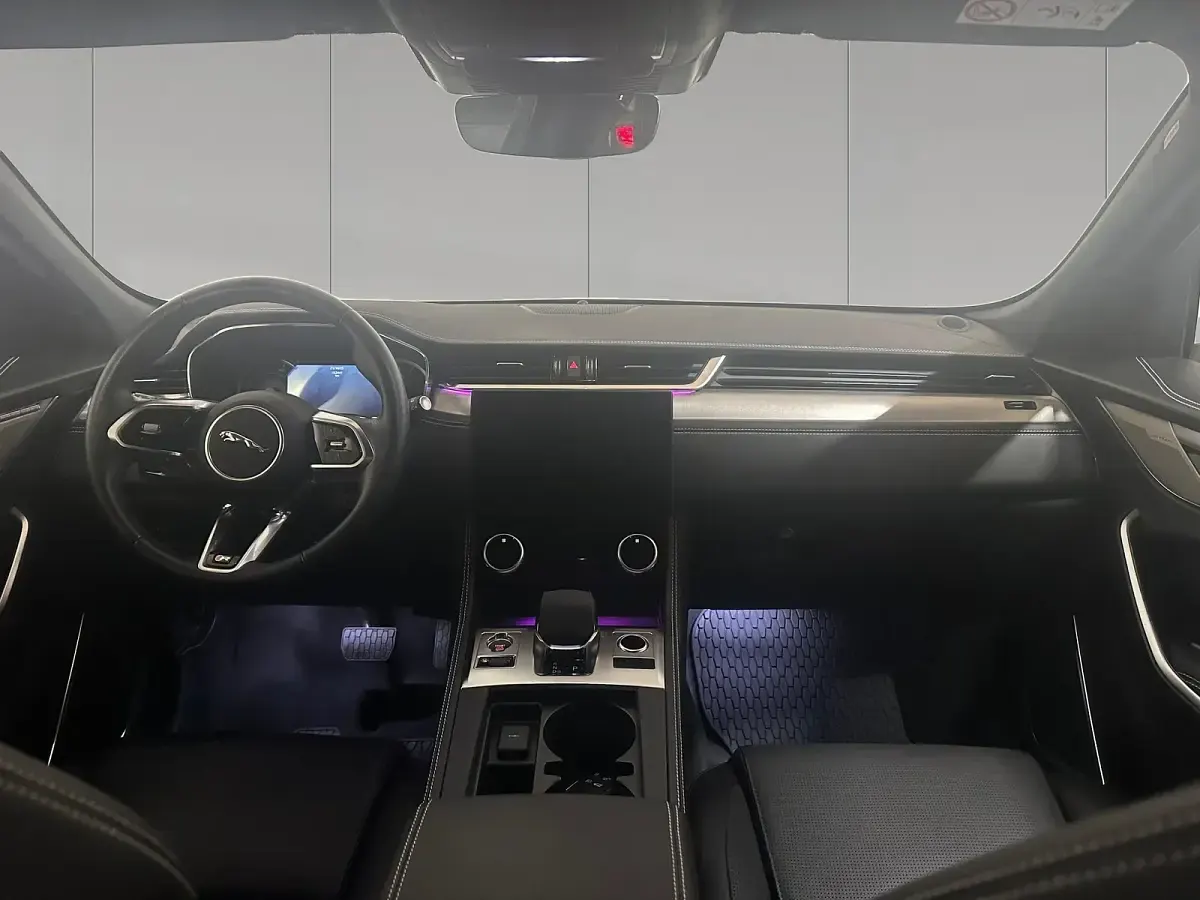 Usata Jaguar F-Pace R-Dynamic 204 CV (150 kW) 2023 Bianco SUV