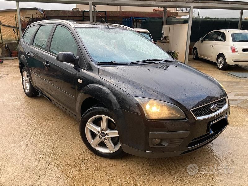 Usata Ford Focus 90 CV (66 kW) 2007 Nero Station wagon