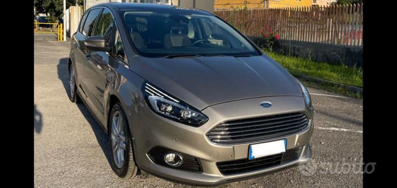 Usata Ford S-MAX Titanium 179 CV (131 kW) 2015 Monovolume