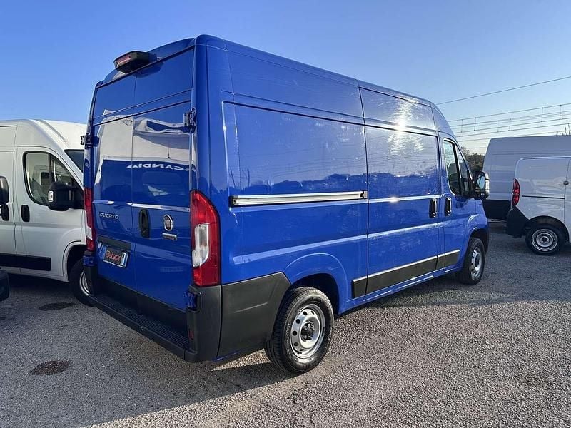 Usata Fiat Ducato 140 CV (102 kW) 2022 Blu/azzurro Furgone