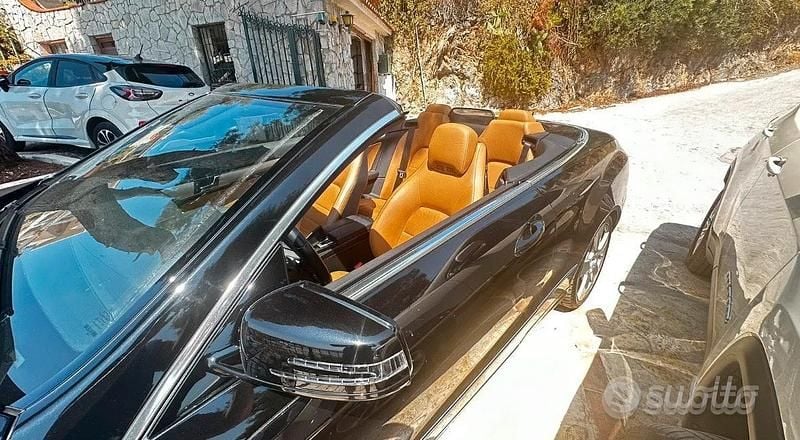 Usata Mercedes E250 170 CV (125 kW) 2011 Nero Cabrio