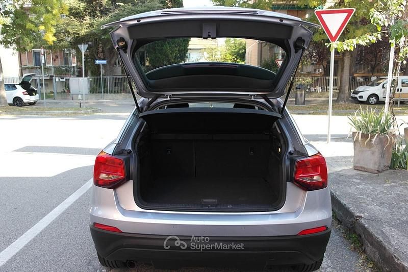 Usata Audi Q2 Business 116 CV (85 kW) 2017 Grigio SUV