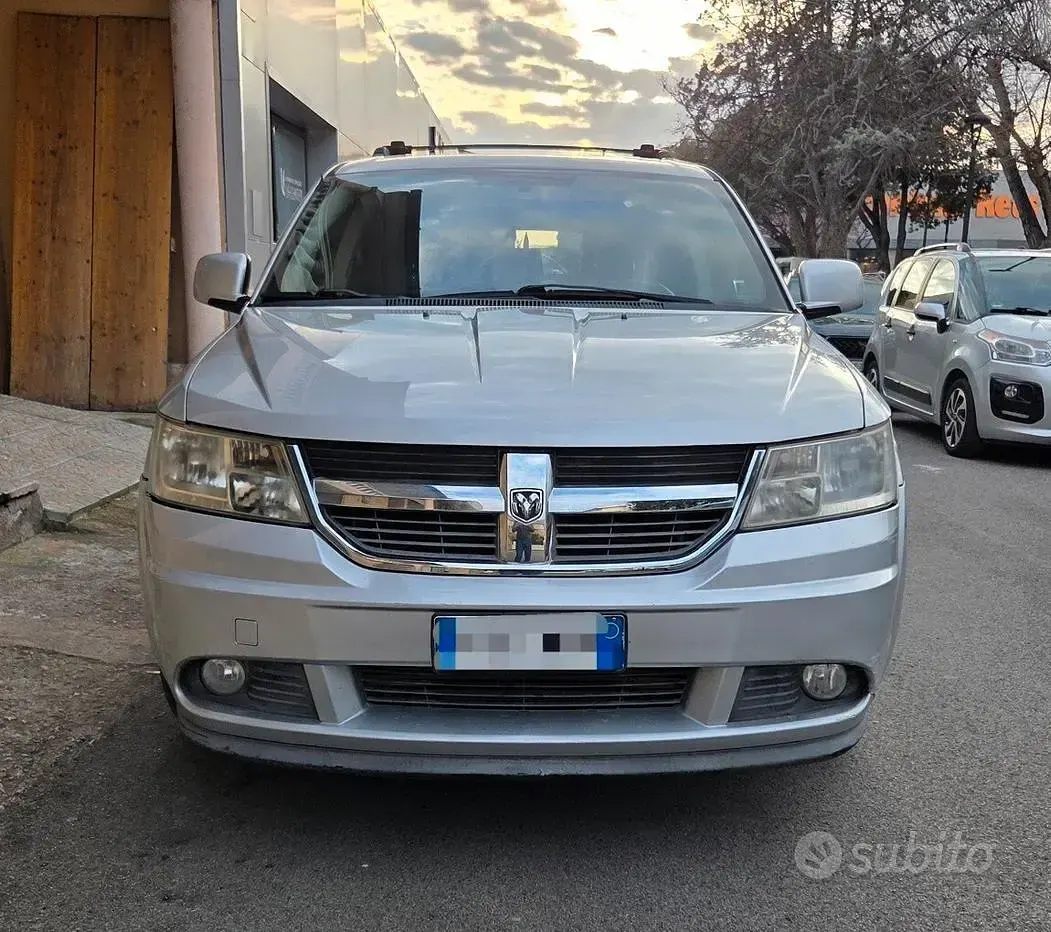 Usata Dodge Journey SE 140 CV (102 kW) 2011 Grigio SUV