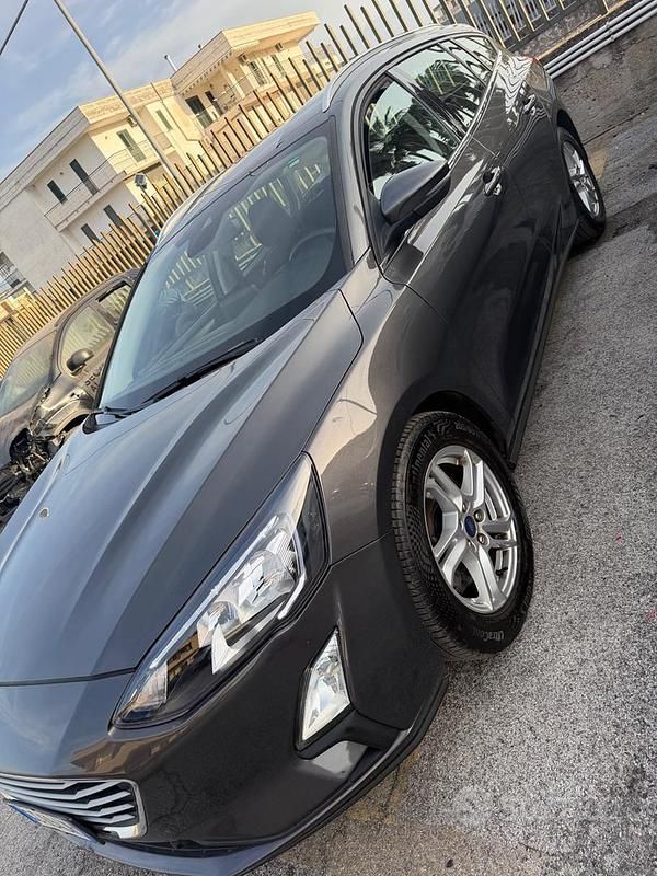 Usata Ford Focus Business Edition 120 CV (88 kW) 2020 Grigio Station wagon