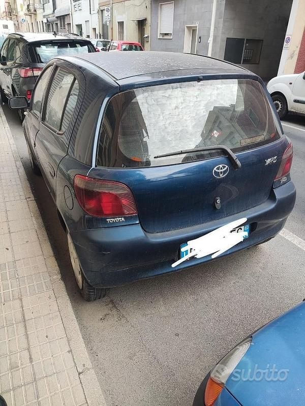 Usata Toyota Yaris 75 CV (55 kW) 2002 Blu Utilitaria