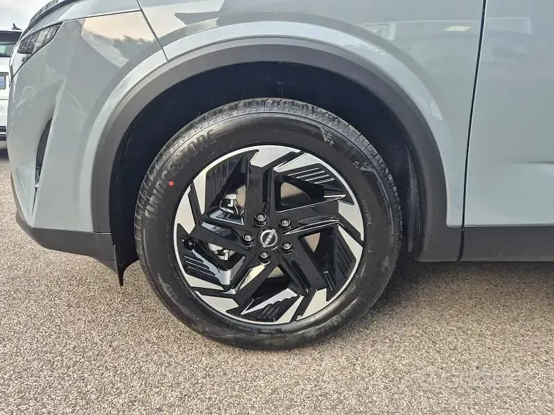 Nuova Nissan Qashqai N-Connecta 158 CV (116 kW) 2026 Grigio SUV