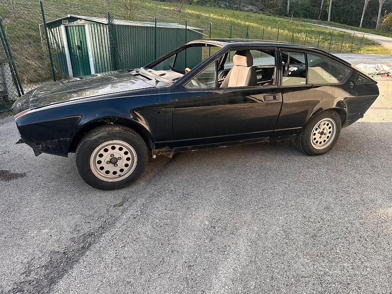 Usata Alfa Romeo GTV 130 CV (95 kW) 1982 Nero Coupé