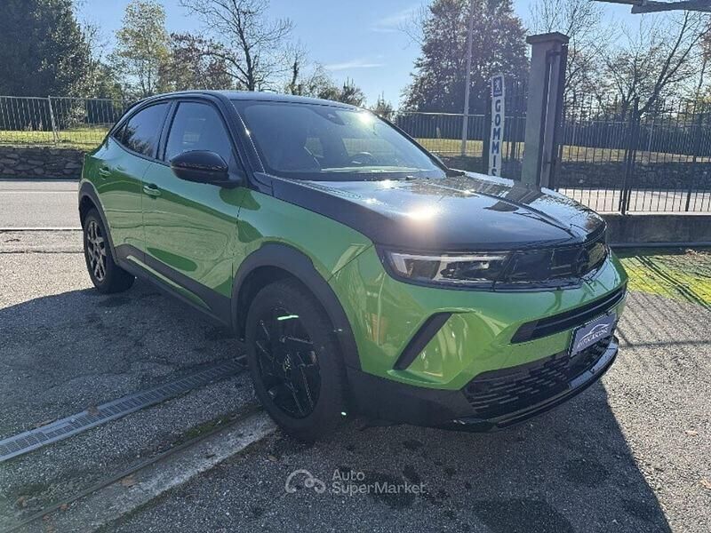 Usata Opel Mokka 110 CV (80 kW) 2023 Verde SUV