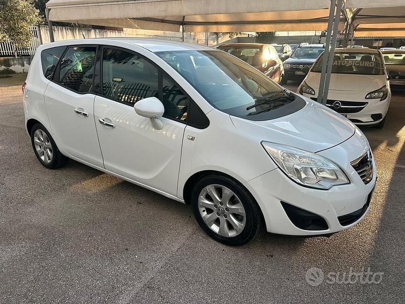 Usata Opel Meriva 110 CV (80 kW) 2011 Bianco Monovolume