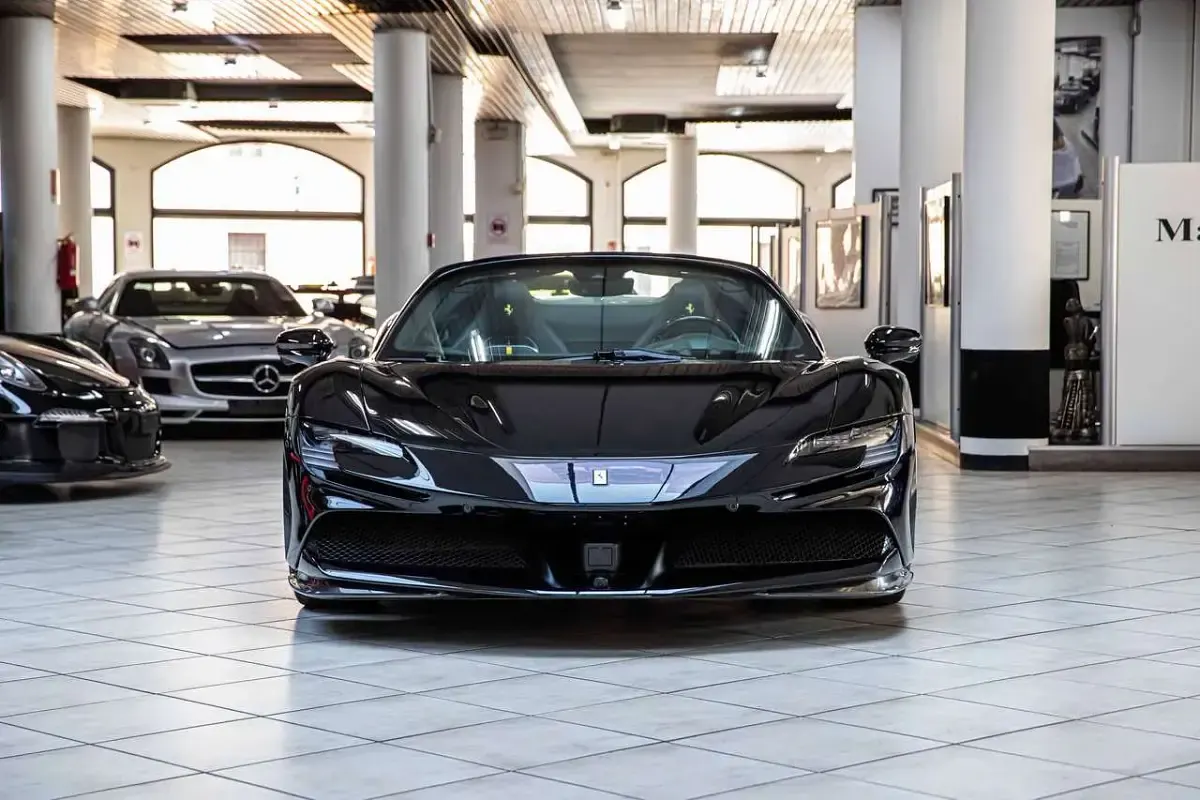 Usata Ferrari SF90 999 CV (734 kW) 2022 Nero Cabrio