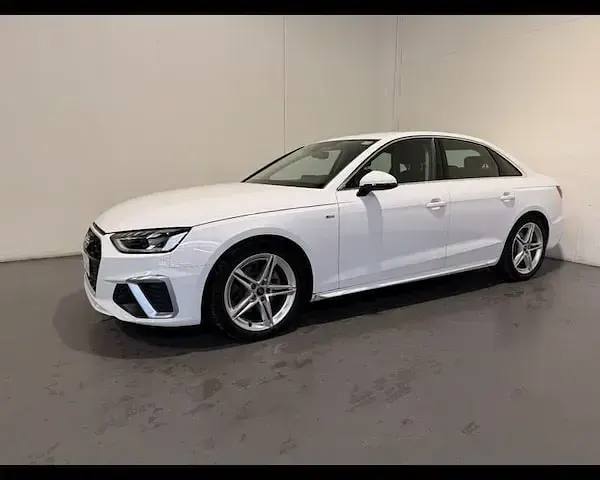 Usata Audi A4 S-Line 136 CV (100 kW) 2024 Bianco arkona Berlina