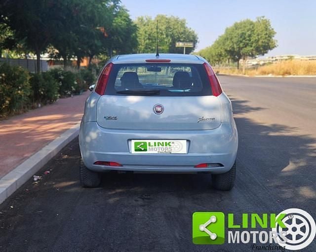 Usata Fiat Grande Punto 78 CV (57 kW) 2013 Bianco Utilitaria