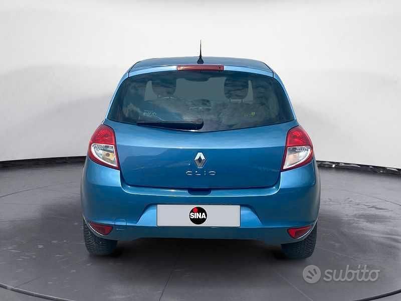 Usata Renault Clio II 2011 Blu Berlina