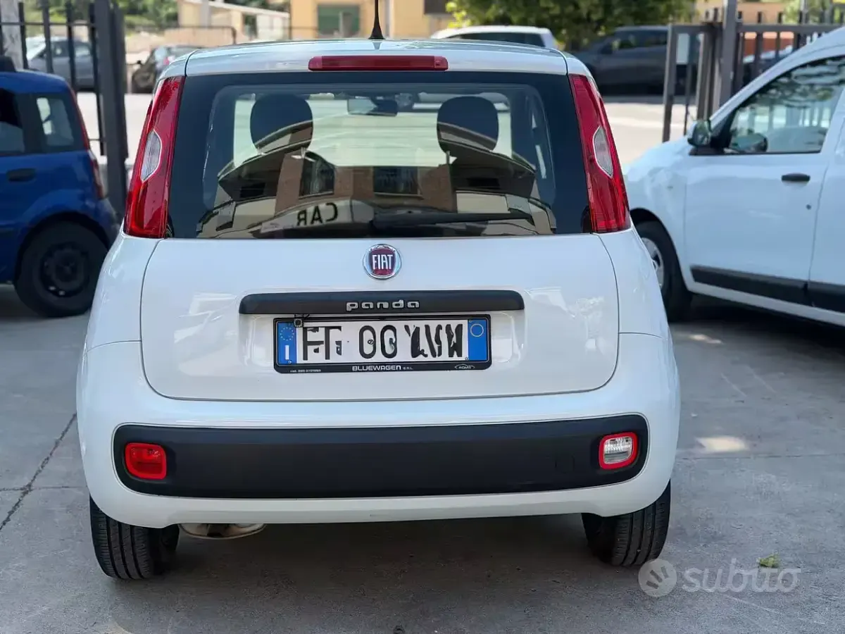 Usata Fiat Panda Lounge 69 CV (50 kW) 2016 Bianco Utilitaria