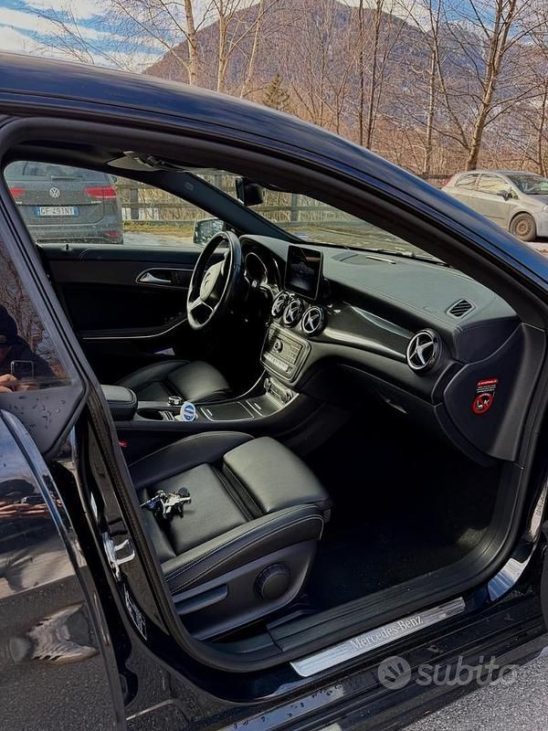 Usata Mercedes CLA220 170 CV (125 kW) 2018 Nero Berlina