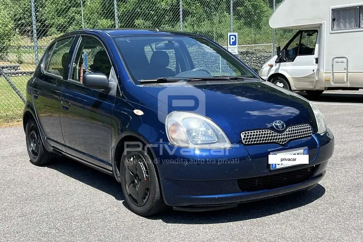Usata Toyota Yaris Luna 86 CV (63 kW) 2002 Blu Utilitaria