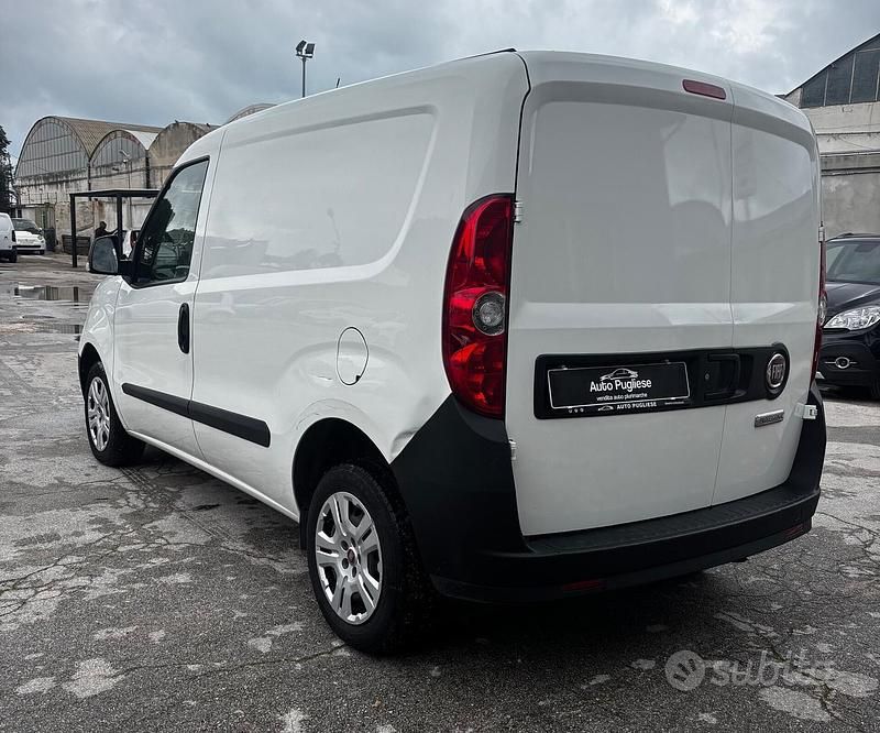 Usata Fiat Doblò Lounge 95 CV (69 kW) 2020 Bianco Monovolume