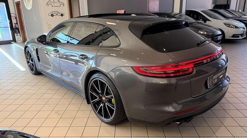 Usata Porsche Panamera 4 Sport Turismo Sport Turismo 330 CV (242 kW) 2018 Grigio Station wagon