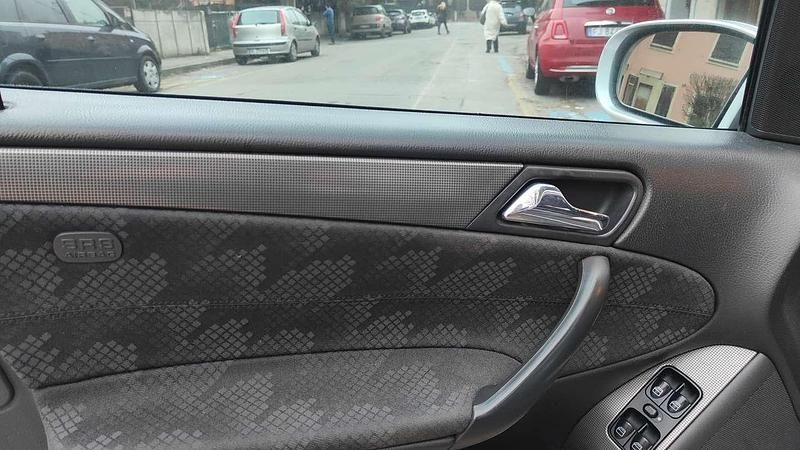 Usata Mercedes C220 Avantgarde 143 CV (105 kW) 2002 Argento Station wagon