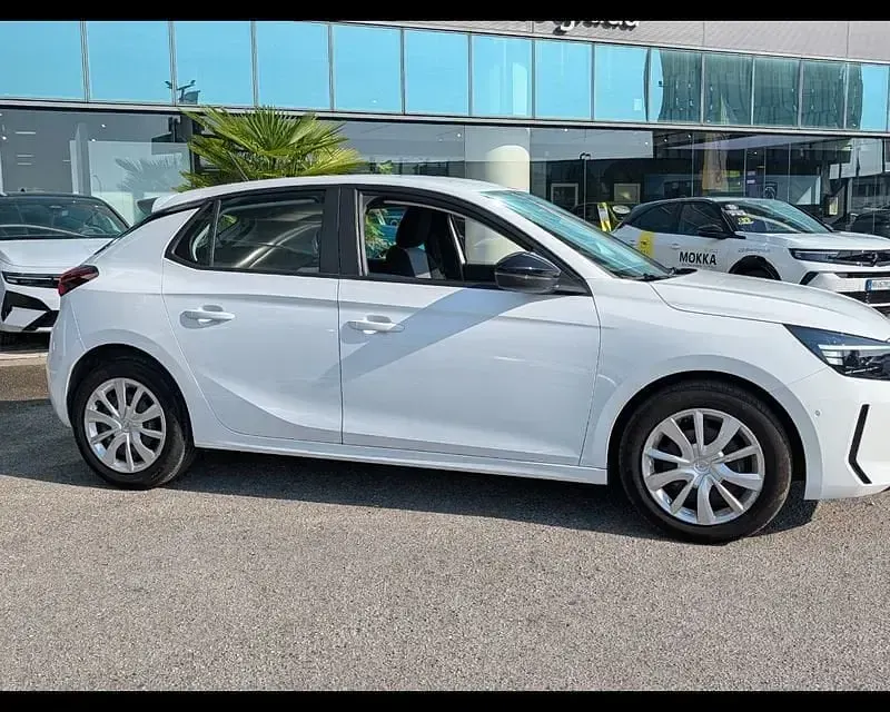 Usata Opel Corsa 75 CV (55 kW) 2024 Bianco Utilitaria