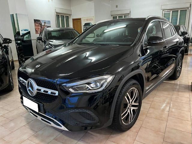 Usata Mercedes GLA180 116 CV (85 kW) 2021 Nero SUV