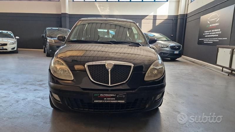 Usata Lancia Ypsilon 60 CV (44 kW) 2005 Grigio Utilitaria