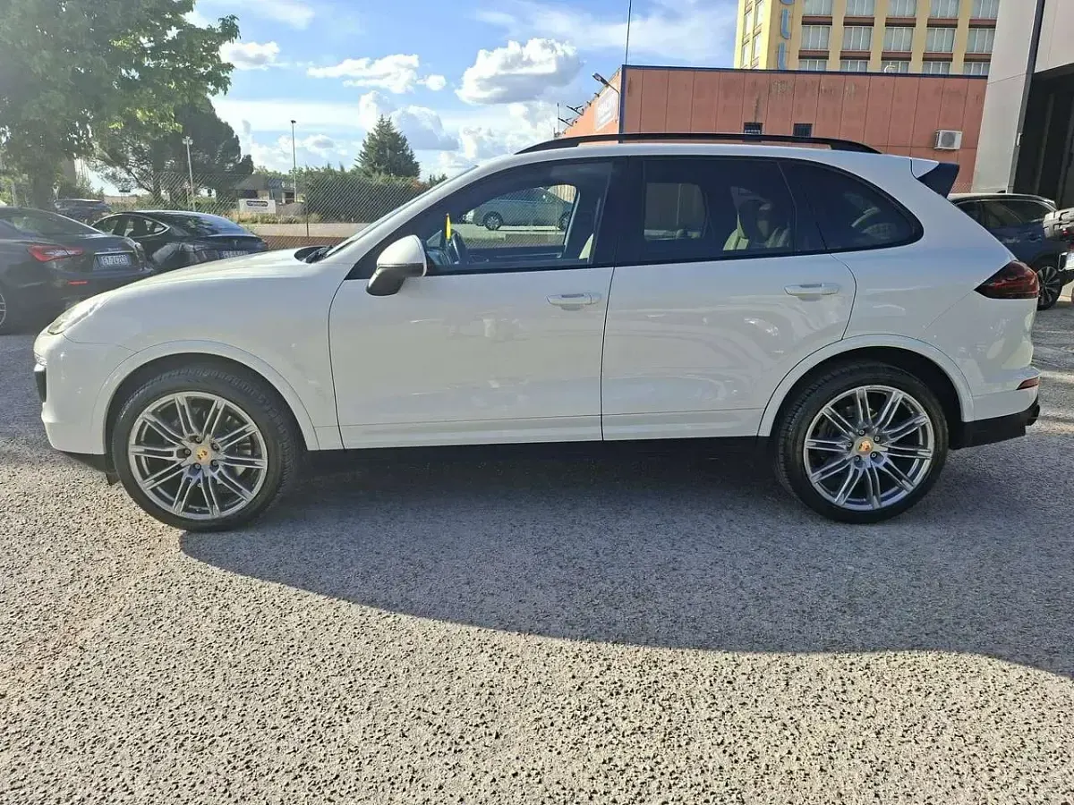 Usata Porsche Cayenne 382 CV (280 kW) 2017 Bianco SUV