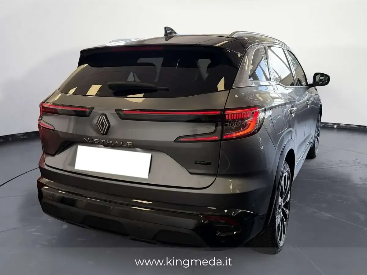 Usata Renault Austral Techno 200 CV (147 kW) 2023 Grigio SUV