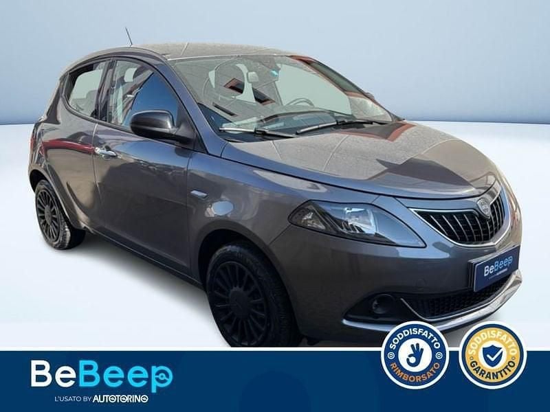 Usata Lancia Ypsilon Silver 70 CV (51 kW) 2022 Nero Utilitaria