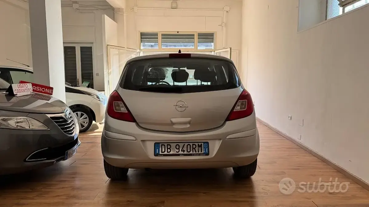 Usata Opel Corsa Cosmo 80 CV (58 kW) 2006 Grigio Utilitaria