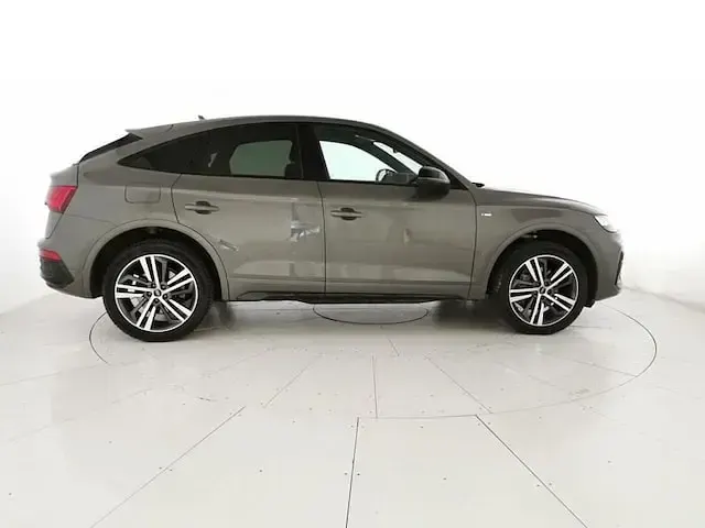 Usata Audi Q5 Sportback S-line plus 204 CV (150 kW) 2025 Grigio chronos metallizzato SUV