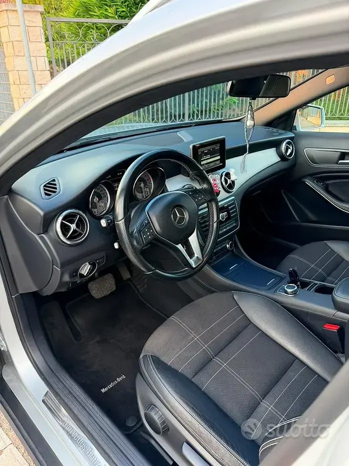 Usata Mercedes GLA200 Premium 136 CV (100 kW) 2014 Grigio SUV