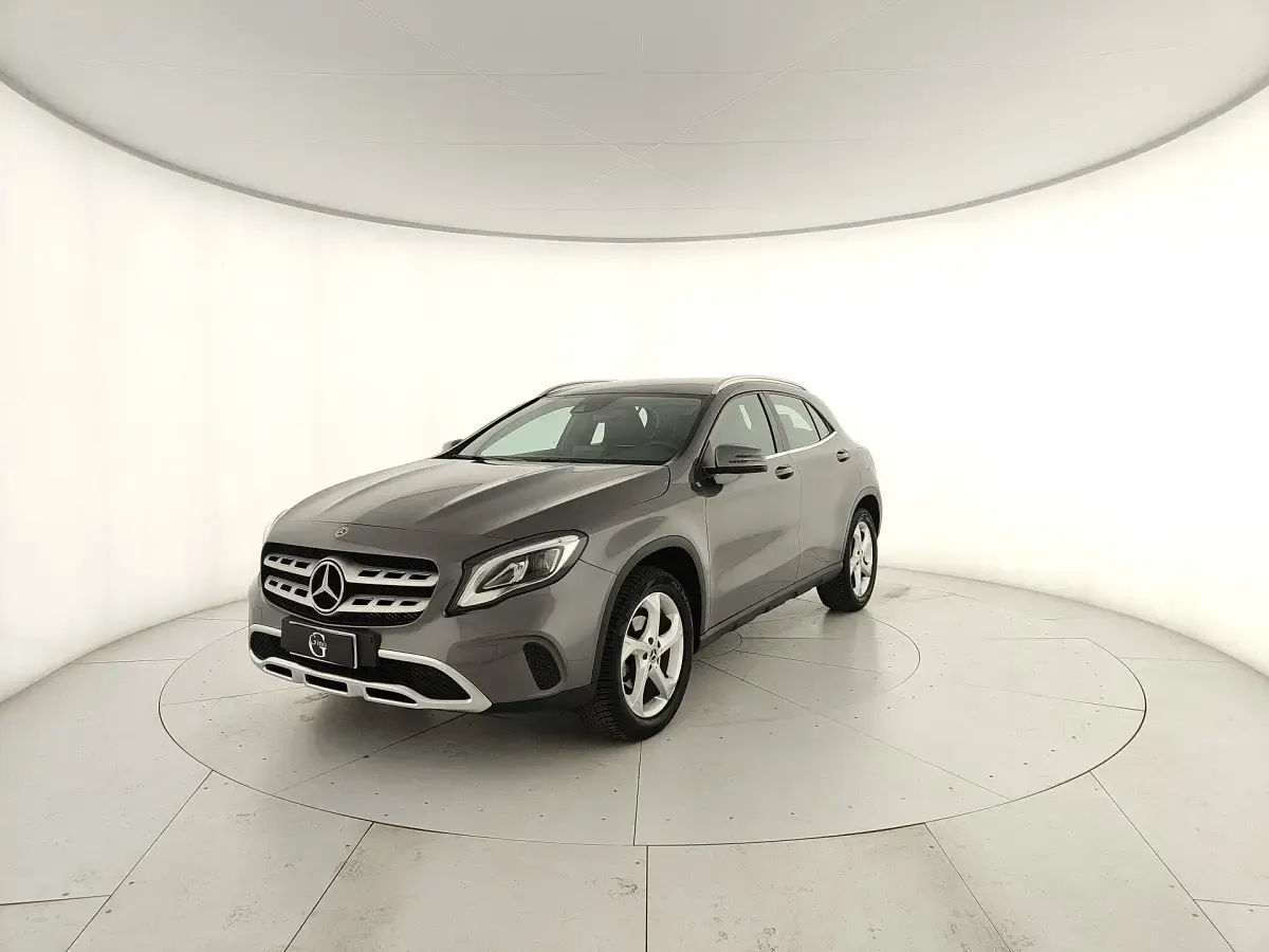 Usata Mercedes GLA200 156 CV (114 kW) 2019 SUV