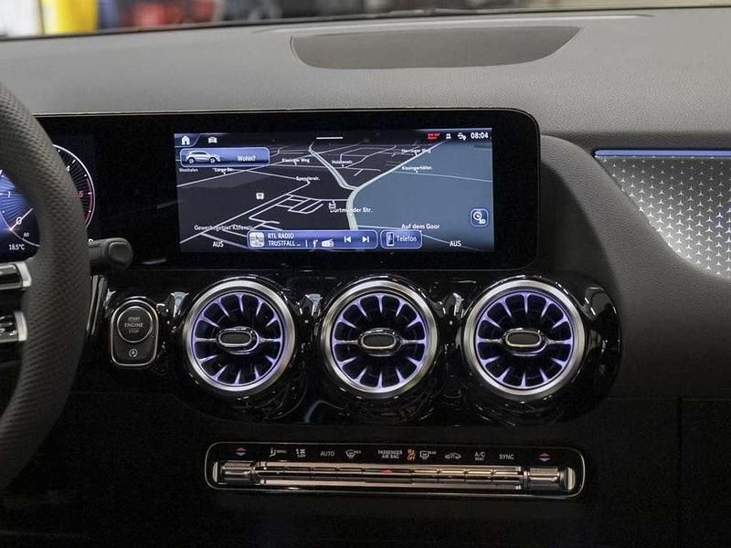 Usata Mercedes GLA200 Premium 150 CV (110 kW) 2023 Grigio SUV