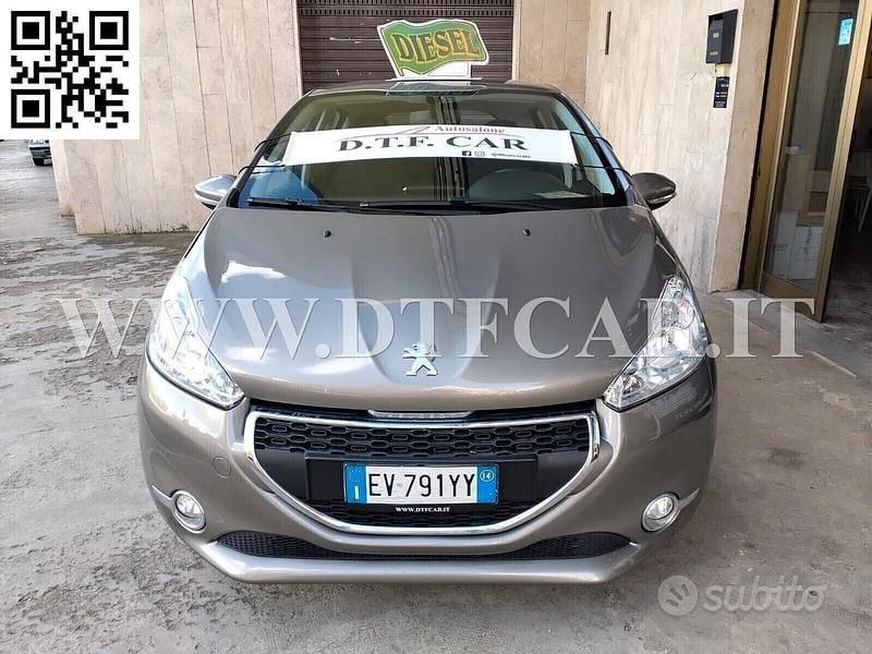Usata Peugeot 208 Active 68 CV (50 kW) 2014 Grigio Utilitaria