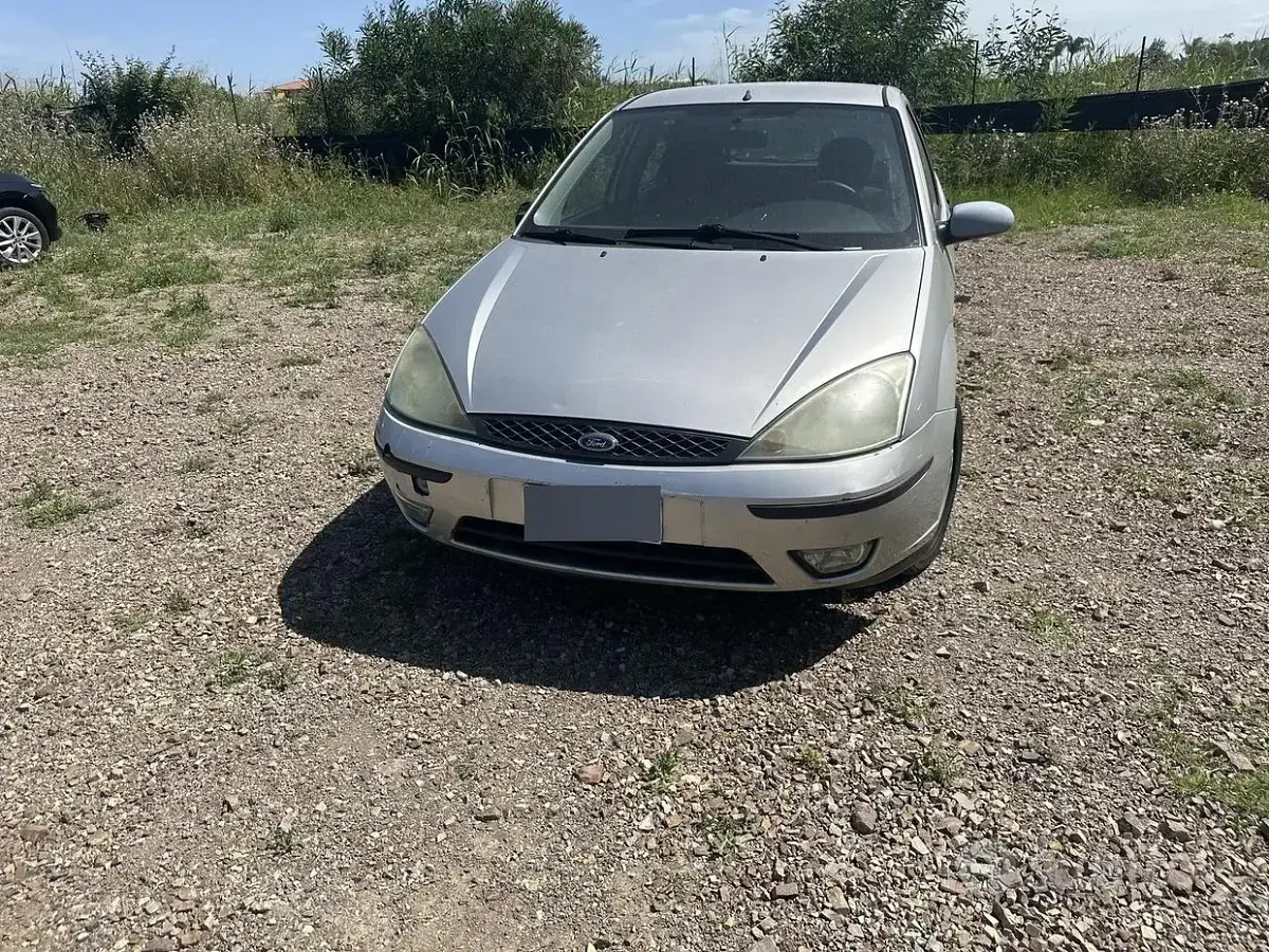 Usata Ford Focus 115 CV (84 kW) 2003 Grigio Berlina