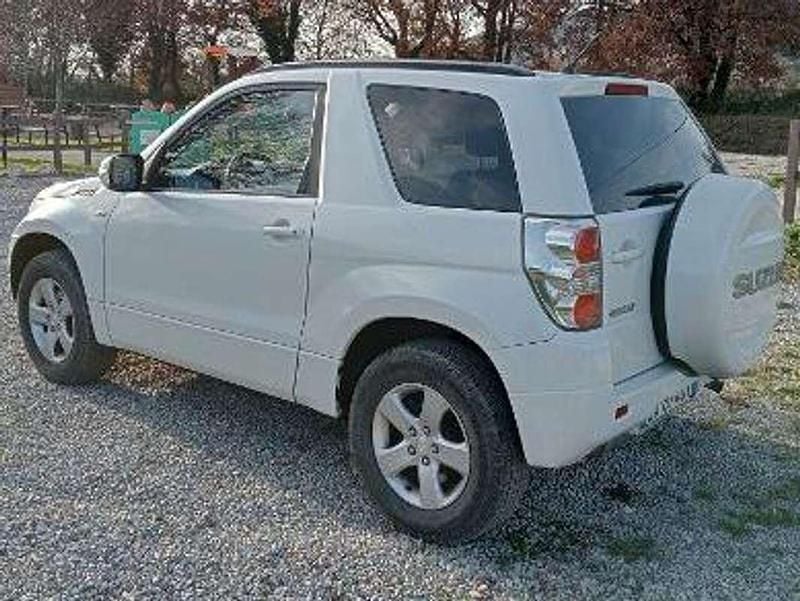 Usata Suzuki Grand Vitara 129 CV (94 kW) 2010 Bianco SUV