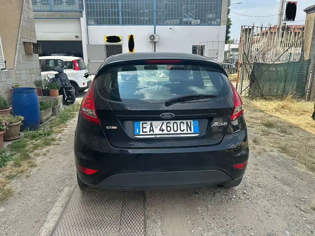 Usata Ford Fiesta Titanium 68 CV (50 kW) 2010 Berlina