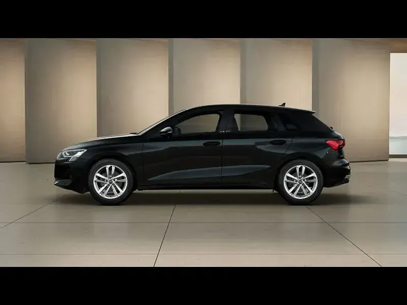 Usata Audi A3 Sportback Ambiente 116 CV (85 kW) 2025 Nero Utilitaria